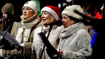 Obraz główny aktualności o tytule Wyjątkowe wydarzenie na Rynku Głównym w stolicy powiatu (film) 