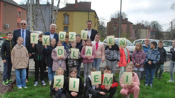 Obraz główny aktualności o tytule Rozkręca się kampania na rzecz klimatu 