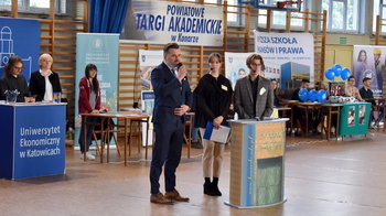 Obraz główny aktualności o tytule Bogata oferta na Powiatowych Targach Akademickich 