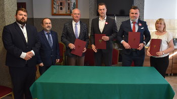 Obraz główny aktualności o tytule Remonty dróg powiatowych w Porębie Wielkiej i Głębowicach 