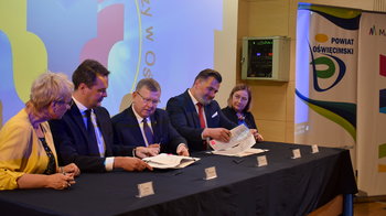Obraz główny aktualności o tytule Ostatnia prosta na drodze do zakończenia rozbudowy Specjalnego Ośrodka Szkolno-Wychowawczego w Oświęcimiu 