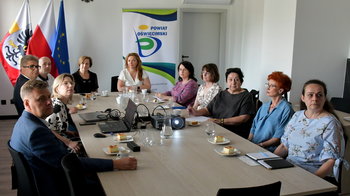 Obraz główny aktualności o tytule Podsumowanie II etapu projektu „Rozwój Centrum Kompetencji Zawodowych branży administracyjno-usługowej Powiatu Oświęcimskiego 